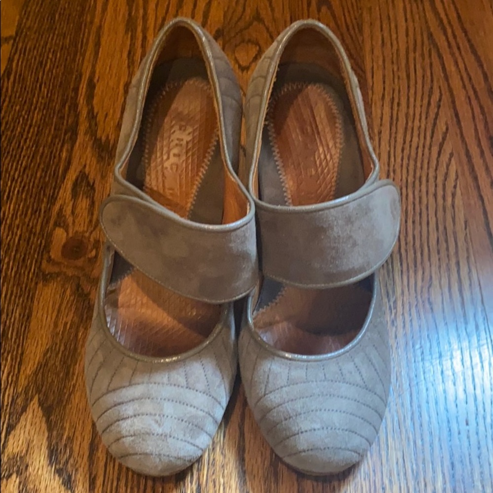 Gray suede Chie Mihara heels